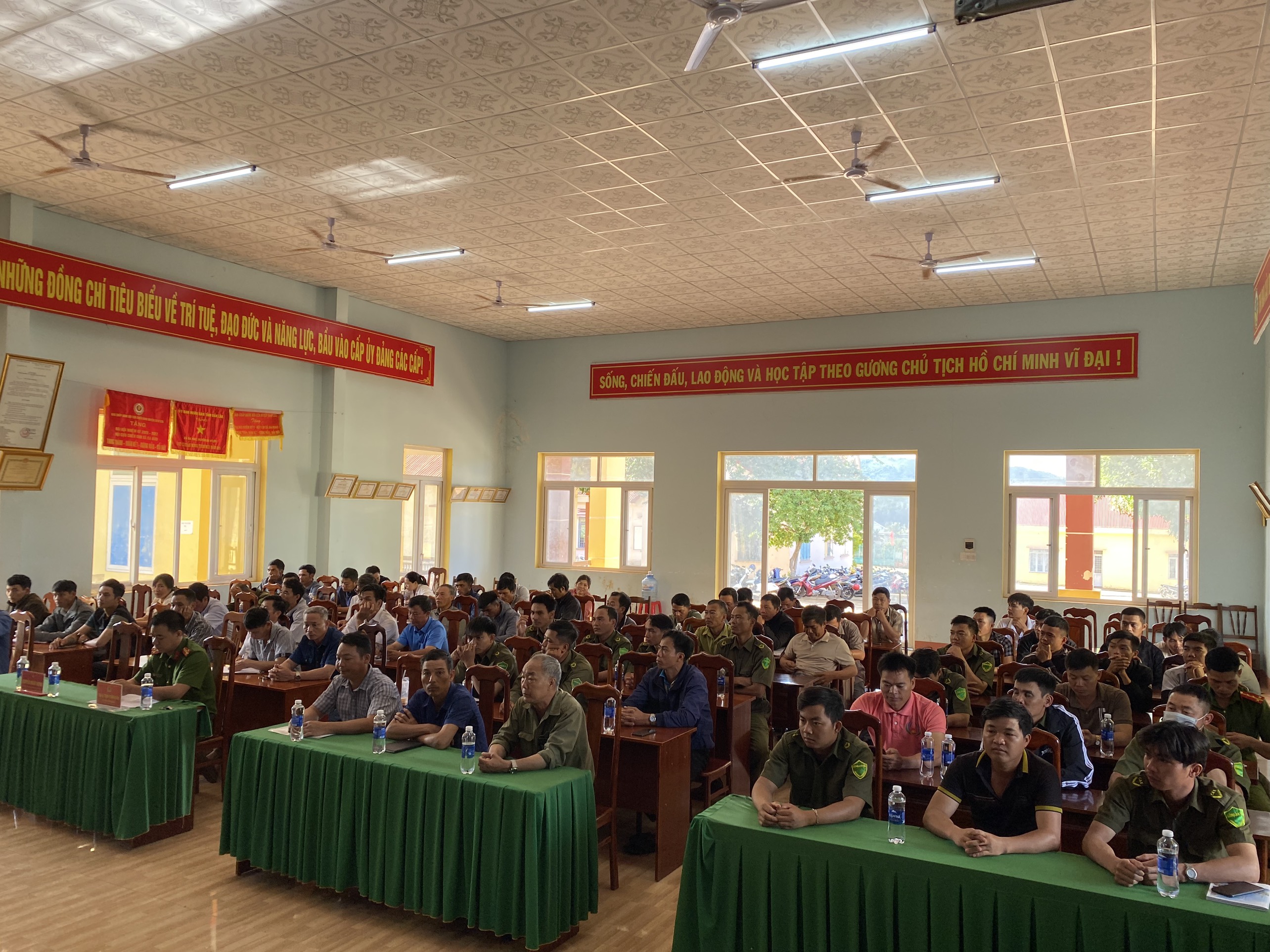 Xã Ea Hiao: Tập huấn cấp thẻ căn cước cho trẻ em và triển khai kế hoạch bảo vệ mùa sầu riêng năm 2024